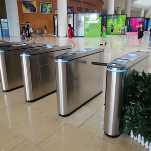 Tourniquet de trépied des solutions dissuasives de faible sécurité sont simples et efficaces pour contrôler de grands volumes de personnes - Product Image 1