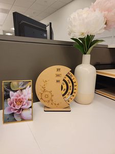 <span class=keywords><strong>Calendrier</strong></span> perpétuel en <span class=keywords><strong>bois</strong></span> <span class=keywords><strong>de</strong></span> 8,5 pouces pour la maison et le bureau - <span class=keywords><strong>Calendrier</strong></span> <span class=keywords><strong>de</strong></span> bureau perpétuel en disques <span class=keywords><strong>de</strong></span> <span class=keywords><strong>bois</strong></span> vintage - Product Image 4