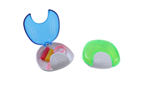 Boîte de rangement orthodontique personnalisée en plastique coloré pour <span class=keywords><strong>aligneurs</strong></span>, chewies et outil de retrait - Product Image 3