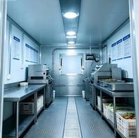 Remorque de café mobile en aluminium entièrement équipée, camion de restauration moderne pour les cafés, les en-cas et la vente de fast-food