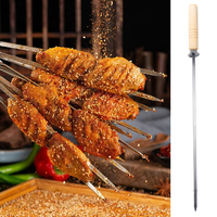 Ensemble de brochettes de barbecue en acier inoxydable de gros avec manche en bois