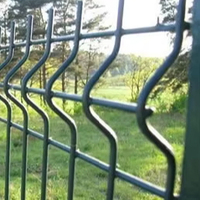 Panneaux de clôture en maille V enduite de PVC pour la sécurité périmétrique des zones résidentielles, clôture en maille courbe haute résistance