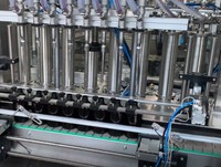 Système d'emballage quantitatif ESKO à 8 buses pour mayonnaise, ketchup, confiture, pâte, pommade, avec convoyeur PLC et capsuleuse