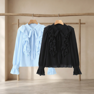 เสื้อท็อปส์ลำลองสไตล์วินเทจสำหรับฤดูใบไม้ร่วง ผ้าทอระบายอากาศดี สีพื้น 2 สี แต่งระบายด้านหน้า แขนยาว ย้อมสีแบบ Garment Dyed คอผูกโบว์ - Product Image 1