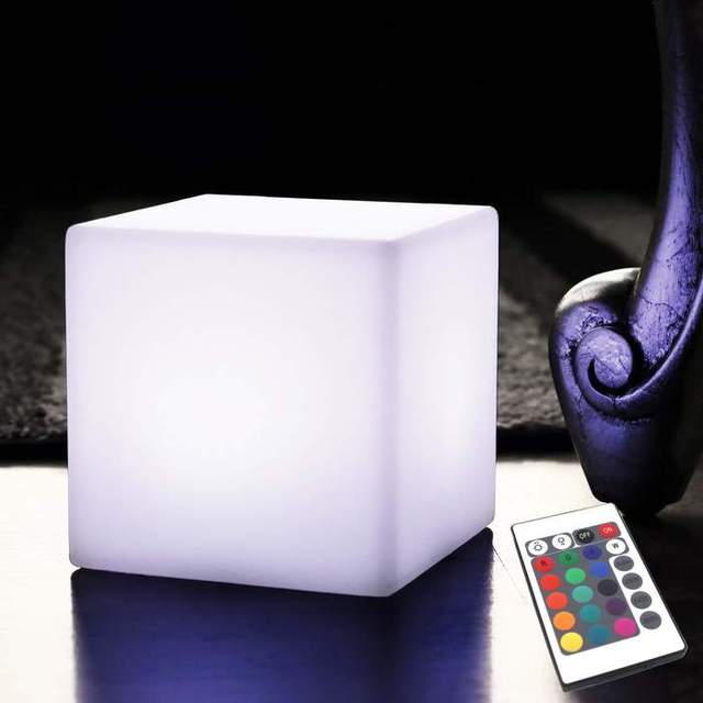 Mil Risas 15cm Modern Illuminated Table Side LED Polyethylene Hire Glow in the Dark Ice Light Mood Lighting Cube