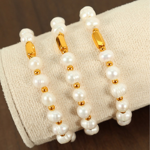 สร้อยข้อมือมุกน้ำจืดผู้หญิงเกรด AA เครื่องประดับลูกปัดยืดหยุ่นสวมใส่ได้ทุกวันสไตล์โมริเกิร์ลโซ่เหล็กไทเทเนียม - Product Image 2