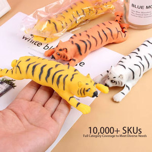 Jouet anti-stress créatif Jincan TPR en forme de tigre rempli de sable, jouet à presser pour garçons, en mousse à récupération lente - Product Image 2