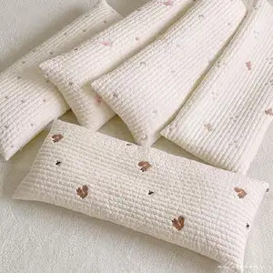 1个婴儿枕头新生儿平枕卡通松鼠可爱熊婴儿护头绣花绗缝棉垫