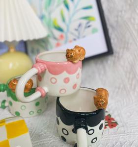 Taza de <span class=keywords><strong>Café</strong></span> de Porcelana Pintada a Mano con Diseño Único 3D de Gatito, Linda, Apta para Alimentos, Reutilizable, con Logotipo Personalizado, Gran Venta - Product Image 1
