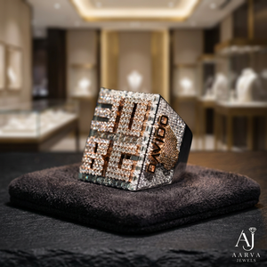Anillo Personalizado con Nombre en Moissanita VVS, Corte Baguette, Engaste de Garras, Chapado en Oro de 18K, Banda de Plata 925, para Regalo de Compromiso o Boda - Product Image 1
