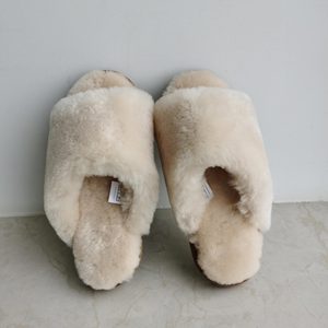 New Luxury Natural Sheepskin Fur <strong>Slippers</strong> for <strong>Women</strong> Real Fluffy Australian Sheep Fur Slides Plush Cozy <strong>Wool</strong> Flip Flops - Product Image 3