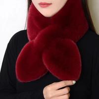 Écharpe tendance pour l'automne et l'hiver, cache-cou en fausse fourrure pelucheuse, mignon, chaud, élégant et polyvalent, avec un design croisé