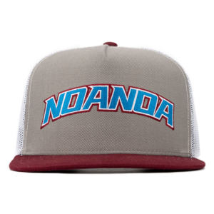 Gorras Trucker Personalizadas TCAP de 5 Paneles con Malla de Nailon Roja y Bordado Plano - Product Image 4