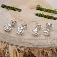 Boucles d'oreilles clous en argent sterling 925 avec 6 moissanites rondes transparentes de 0,5 à 1 carat couleur D