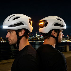 <span class=keywords><strong>Casque</strong></span> de Vélo Intelligent pour la Nuit <span class=keywords><strong>avec</strong></span> Clignotants LED, <span class=keywords><strong>Casque</strong></span> de Cyclisme pour Commuters Urbains et Sécurité Routière - Product Image 1