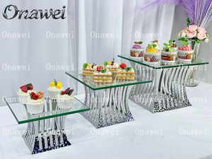 ขาตั้งเค้ก 3 ชั้น สแตนเลสแบบตอกลาย สำหรับร้านอาหารหรูหรา ออนวาเวย์ ดีลักซ์ ใช้สำหรับจัด<span class=keywords><strong>บุฟเฟ่ต์</strong></span> โชว์อาหาร และเสิร์ฟน้ำชายามบ่าย - Product Image 4