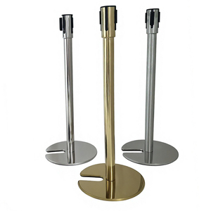 Barrera de Tráfico Apilable en Forma de U de Acero Inoxidable para Filas de Espera - Product Image 1