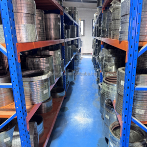 Sello de aceite de eje giratorio para coche <span class=keywords><strong>TA</strong></span>, sello mecánico tipo labio con materiales metálicos de goma de acero resistentes a altas temperaturas - Product Image 1