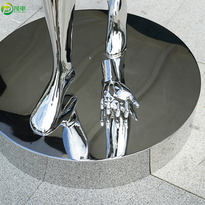 Scultura femminile su misura professionale in acciaio inossidabile con finitura stagionata 2.2m con braccio rotto - Product Image 6