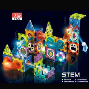 Bricolage <span class=keywords><strong>de</strong></span> <span class=keywords><strong>construction</strong></span> <span class=keywords><strong>de</strong></span> carreaux magnétiques avec boule lumineuse marbre course bloc <span class=keywords><strong>de</strong></span> <span class=keywords><strong>construction</strong></span> magnétique jouets enfants ensemble 3D jouets éducatifs - Product Image 2