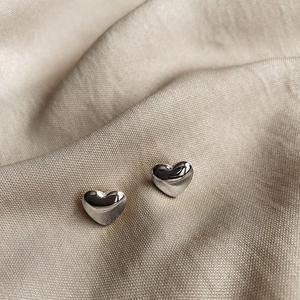 Pendientes de Acero Inoxidable de Alta Calidad, Simples y Elegantes para Mujer, de Titanio, Chapados en Oro de 18k, con Forma de Corazón - Product Image 2