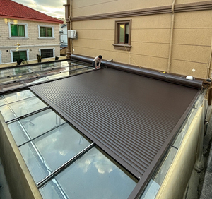<span class=keywords><strong>Toldo</strong></span> <span class=keywords><strong>Horizontal</strong></span> Moderno para Exteriores, de Aluminio Aislado, Impermeable, con Persiana <span class=keywords><strong>Enrollable</strong></span>, Protección Solar, Eficiente Energéticamente, para Hoteles y Patios - Product Image 1