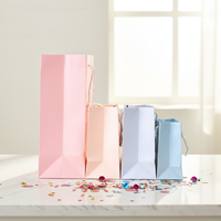 Sacs cadeaux en papier kraft biodégradable de qualité supérieure, durables, avec logo personnalisé et poignées à cordon, pour bijoux, cosmétiques et articles pour hommes - Vente en gros usine