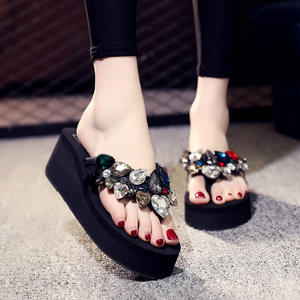 Strass brillant grosse plate-forme sandales femmes 2025 été talons compensés plage tongs femme Clop orteil extérieur pantoufles diapositives - Product Image 1