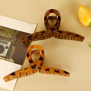 Large Amber Shark Hair <b>Clip</b> 13 Cm Gripper For Women Daily Use Mixed Materials Headdress - Product Image 3