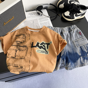 Set Estivo 2026 per Bambini: T-Shirt a Maniche Corte con Cartoni Animati <span class=keywords><strong>e</strong></span> Pantaloncini in Denim Tie-Dye, 2 Pezzi con Logo Personalizzato - Product Image 2