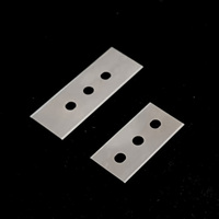 Lame de couteau en carbure de tungstène à trois trous 43*22*0.2mm pour la coupe de fibres et de textiles Lames industrielles