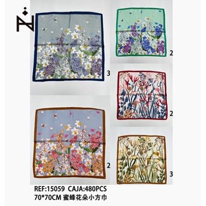 Foulard quadrato piccolo Bee And Flower 70x70 cm - Product Image 1