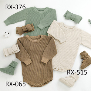 Vente en gros de vêtements en <span class=keywords><strong>crochet</strong></span> bandeaux chaussette chaussures unies tricotées pour garçons filles pulls pour bébés barboteuses - Product Image 3