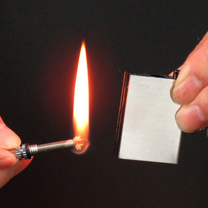 <span class=keywords><strong>Briquet</strong></span> à silex carré en acier inoxydable étanche, personnalisé et créatif, modèle Million Matches, vente en gros - Product Image 2