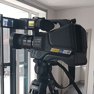 Good Condition Used Camcorder Panasonics HC-MDH2 21x Zoom Lens 1080P Corporate Training / Education Camera - Product Image 2