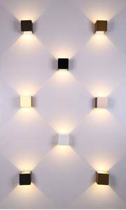 Hot Sale <b>Modern</b> Slim Black Metal Wall Sconce LED Light Indoor Hotel <b>Bedside</b> Decorative <b>Lamp</b> Black Wall <b>Lamp</b> - Product Image 3