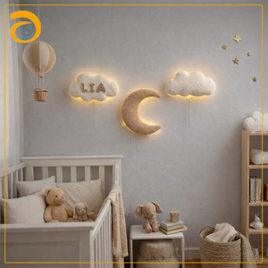 Veilleuse Murale Lune pour Chambre d'Enfant, Nuages Bouclés, Lampe Murale LED Blanc Chaud, Décoration Murale Chambre Enfant, Décoration Murale Prénom Bébé - Product Image 1