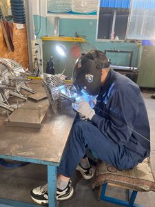 เครื่องเป่าแห้ง CNC โต๊ะเสริมสวยสุนัข/แมวแบบพกพาพับได้และยกไฮดรอลิกแบบพกพา - Product Image 5