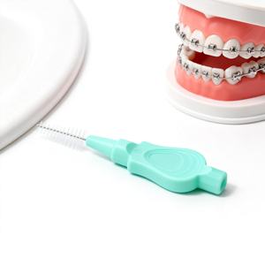 Cepillo Interdental de Ortodoncia con Cabezal de 0.4mm, Ideal para <span class=keywords><strong>Invisalign</strong></span>, Retenedores y Limpieza de Coronas - Product Image 4