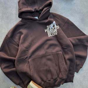 Sweat à capuche sérigraphié 100% Coton Hiver Unisexe Double couche Imprimé avant/arrière/manches Cordon blanc Poche kangourou Pull Homme OEM - Product Image 1