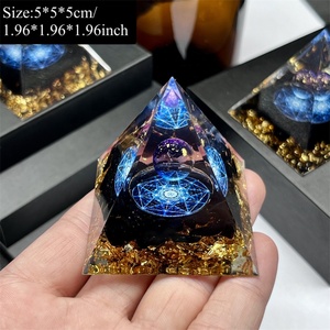 Venta al por mayor de cristal energía pirámide curación Reiki meditación 7 Chakra orgonita pirámides <span class=keywords><strong>Base</strong></span> de metal para la venta - Product Image 1