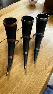 Cuerno para beber pulido de materiales seguros para alimentos de calidad duradera, barra casera única con soporte de metal a precio asequible - Product Image 5