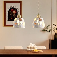 Luminaire suspendu vintage nostalgique à trois têtes, lumière LED chaude pour salles à manger, maisons d'hôtes, comptoirs de bar, entrées, en terrazzo