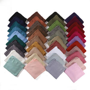 شالات وحجابات نسائية فاخرة من الكريب والحرير الصناعي والفسكوز، بتصميم مجعّد ولون سادة، أوشحة بوليستر مسامية - لموسم الربيع - Product Image 5