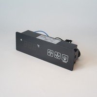 Termostato programable de panel grande KT-7010LF controla dos cargas: refrigeración e iluminación.