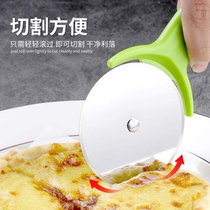 Cortador de Pizza de Acero Inoxidable con Rueda Única y Mango Antideslizante para Uso Doméstico y Comercial - Product Image 3