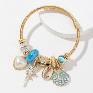 Bracciale in Acciaio Inossidabile Placcato Oro con Perle e Conchiglie, Personalizzato con Angelo dell'Amore, per Donna, 2026 - Product Image 3