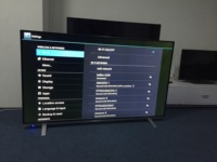 Téléviseur LED intelligent haut de gamme de 75 pouces noir avec design incurvé certifié CE Rohs FCC, petit téléviseur UHD