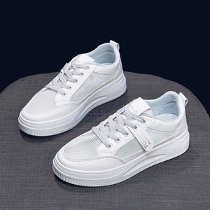 Nuevos zapatos blancos casuales, modernos y a la moda, con características antideslizantes y resistentes al desgaste, diseñados para el trabajo. - Product Image 3