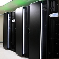 Centre de données mobile en conteneur de 20 pieds pour extérieur, centre de données préfabriqué en conteneur à refroidissement par air pour station de base télécom et IA Edge